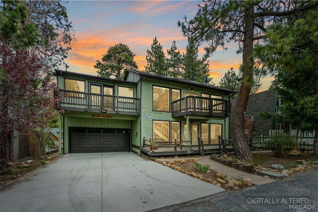Photo of 39470 Lake Drive, Big Bear Lake, CA 92315 (MLS # 32600700)