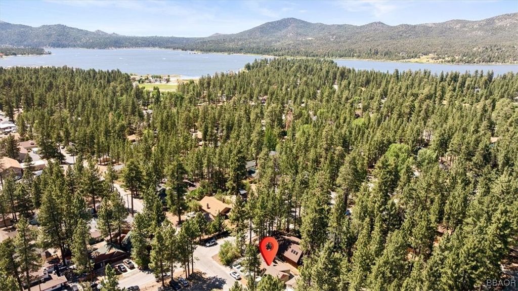 Photo of 455 Crane Drive, Big Bear Lake, CA 92315 (MLS # 32501933)