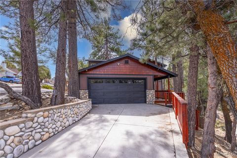 Photo of 620 Villa Grove Avenue, Big Bear Lake, CA 92315 (MLS # 32502644)