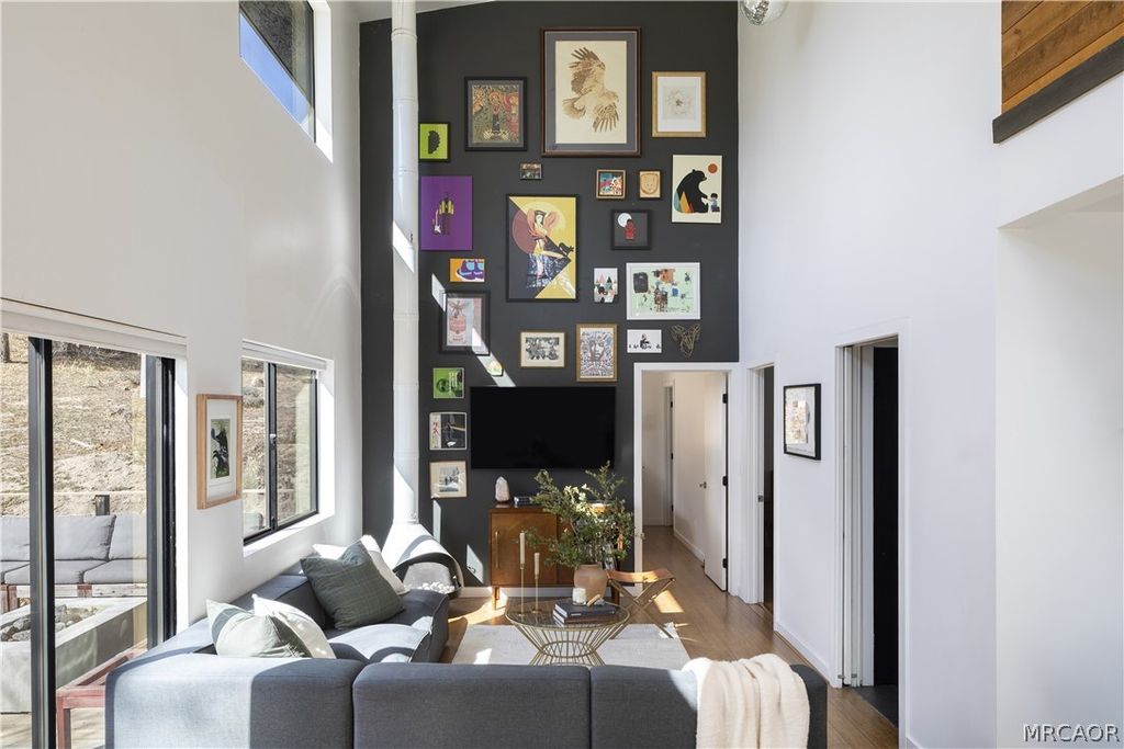 Photo of 32945 Juniper Lane, Green Valley Lake, CA 92341 (MLS # 32600273)