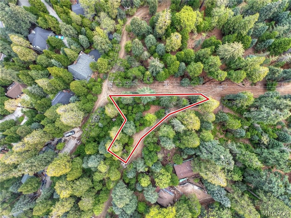 Photo of 0 Stonehill Drive, Lake Arrowhead, CA 92385 (MLS # 32600892)