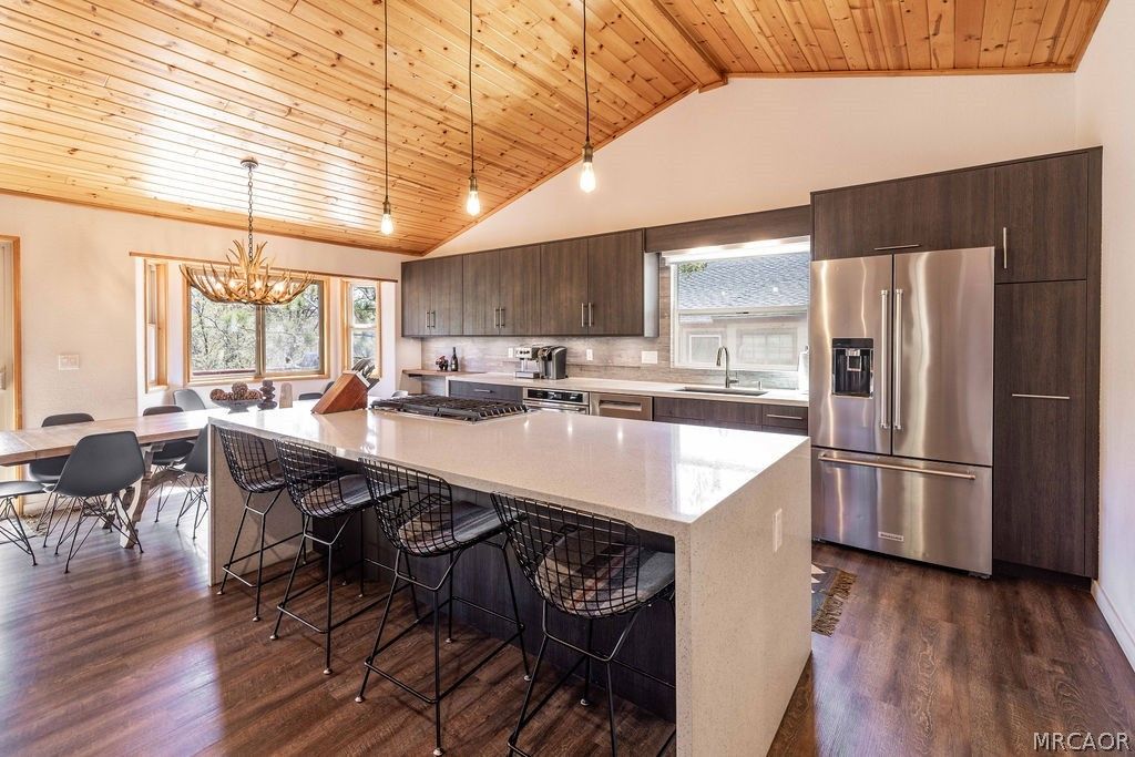 Photo of 43855 Wolf Road, Big Bear Lake, CA 92315 (MLS # 32601123)