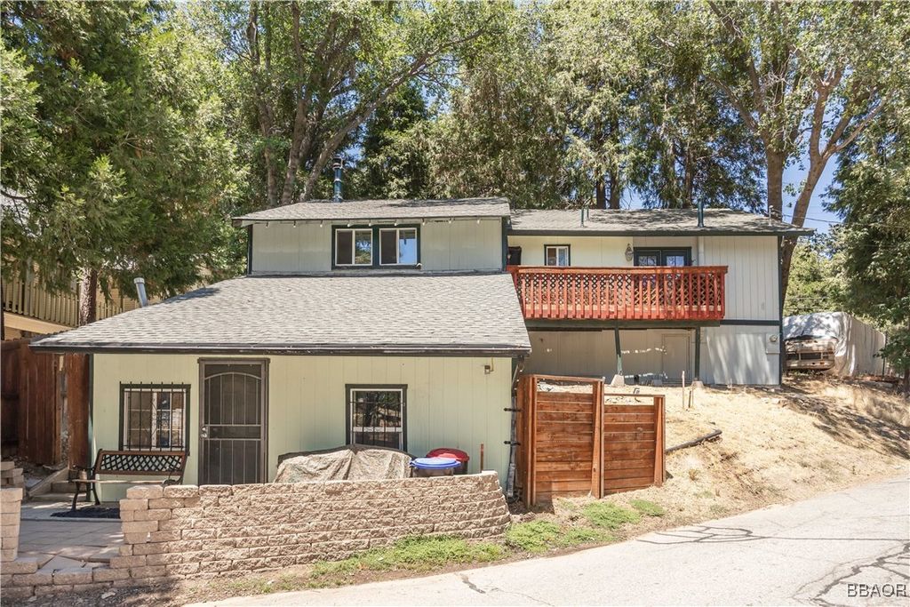 Photo of 519 S Dart Canyon Road, Crestline, CA 92325 (MLS # 32501904)