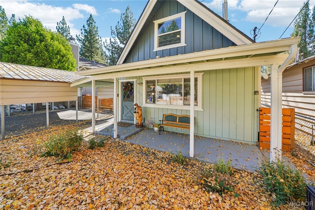 Photo of 1026 W Country Club Boulevard, Big Bear City, CA 92314 (MLS # 32502594)