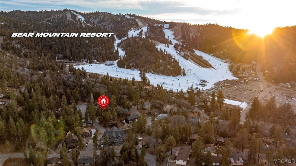 Photo of 1308 Buffalo Court, Big Bear Lake, CA 92315 (MLS # 32600079)