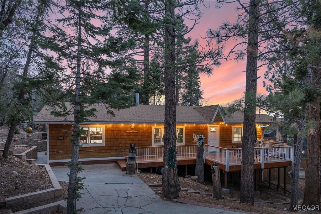 Photo of 1308 Buffalo Court, Big Bear Lake, CA 92315 (MLS # 32600079)