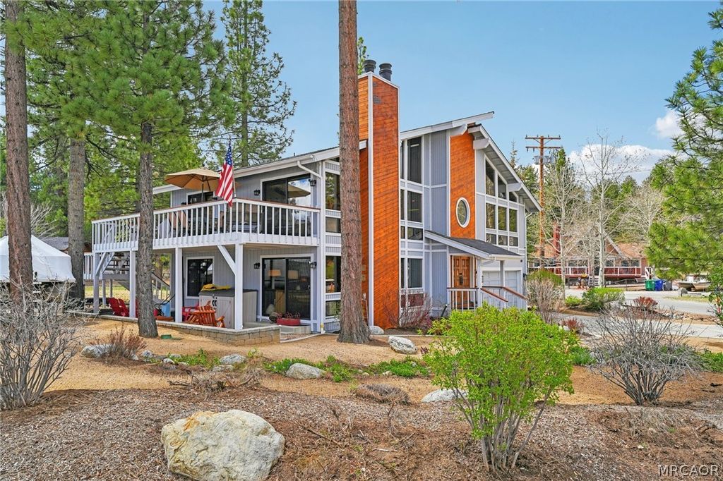 Photo of 619 Landlock Landing, Big Bear Lake, CA 92315 (MLS # 32600802)