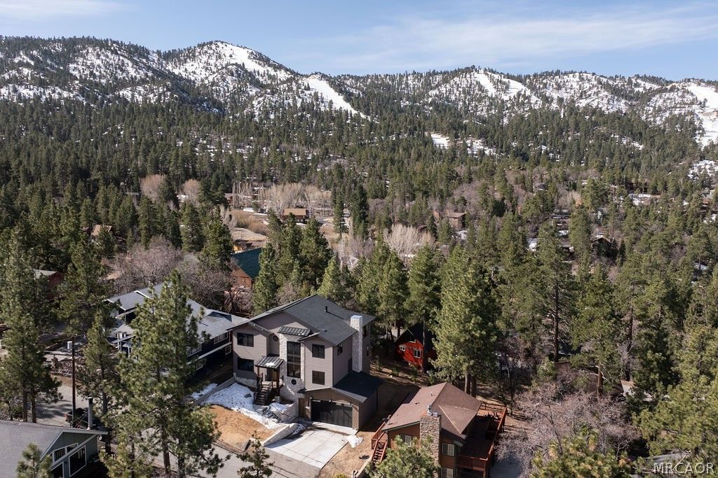 Photo of 43595 Ridge Crest Drive, Big Bear Lake, CA 92315 (MLS # 32600420)
