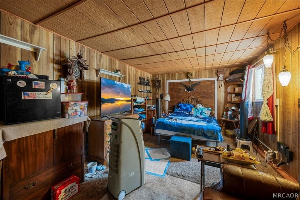 Photo of 396 Holmes Lane, Sugarloaf, CA 92386 (MLS # 32601801)