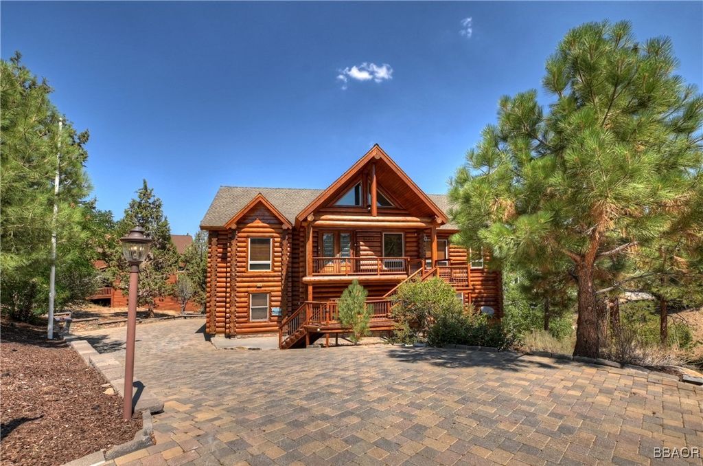 Photo of 42400 Eagle Ridge Drive, Big Bear Lake, CA 92315 (MLS # 32500957)