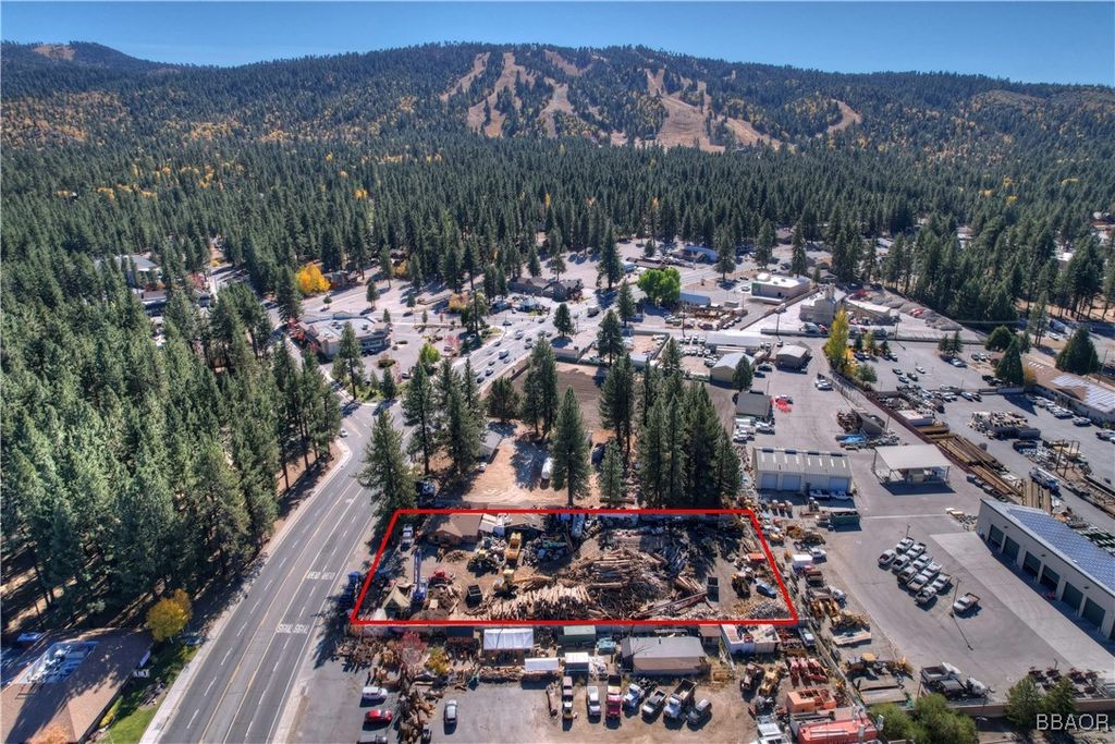 Photo of 42112 Big Bear Boulevard, Big Bear Lake, CA 92315 (MLS # 32405931)