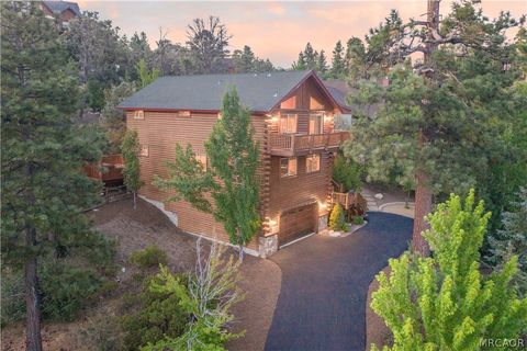 Photo of 301 Starlight Circle, Big Bear Lake, CA 92315 (MLS # 32601339)