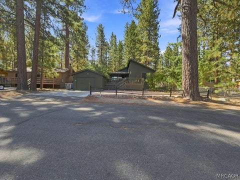 Photo of 41435 Mcwhinney Lane, Big Bear Lake, CA 92315 (MLS # 32601984)