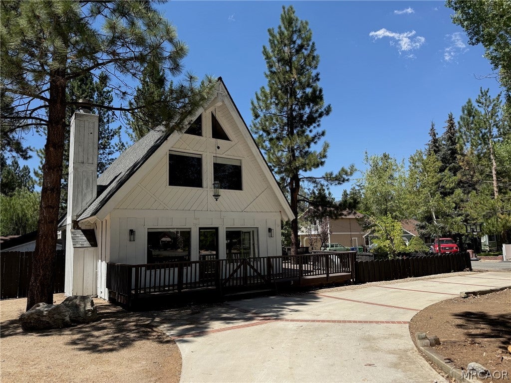 Photo of 41665 Tanager Drive, Big Bear Lake, CA 92315 (MLS # 32601895)