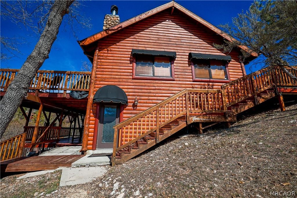 Photo of 1127 Crags Lane, Fawnskin, CA 92333 (MLS # 32600485)