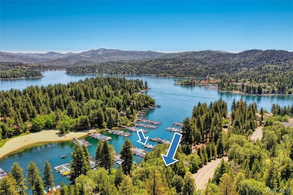 Photo of 27457 North Bay Road, Lake Arrowhead, CA 92352 (MLS # 32601816)