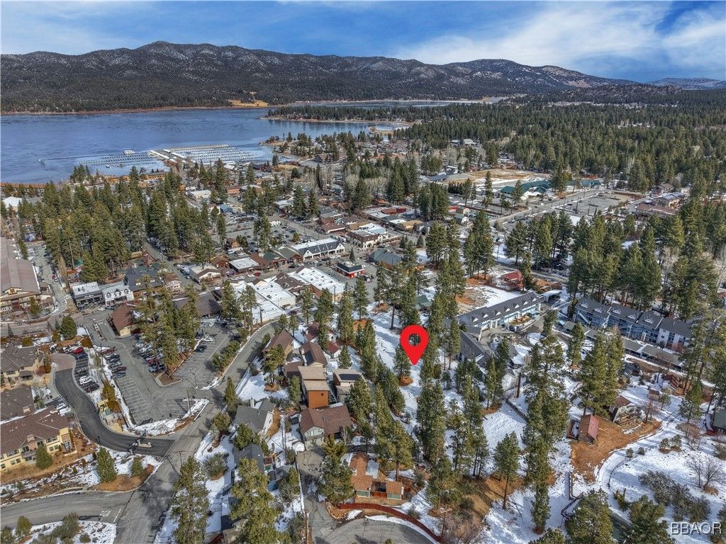 Photo of 725 Cameron, Big Bear Lake, CA 92315 (MLS # 32500185)