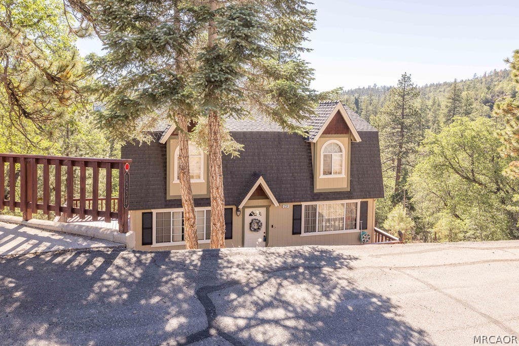 Photo of 1234 Bruin Trail, Fawnskin, CA 92333 (MLS # 32601488)