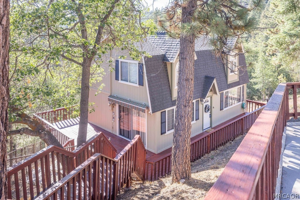 Photo of 1234 Bruin Trail, Fawnskin, CA 92333 (MLS # 32601488)