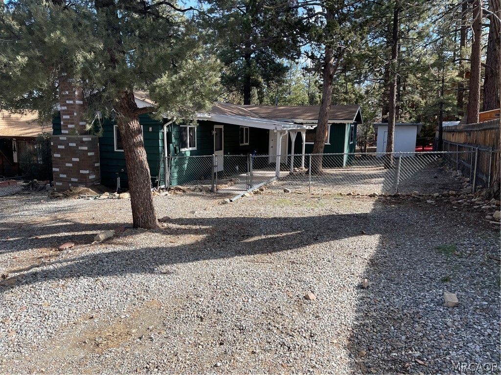 Photo of 177 Cedar Lane, Sugarloaf, CA 92386 (MLS # 32600289)