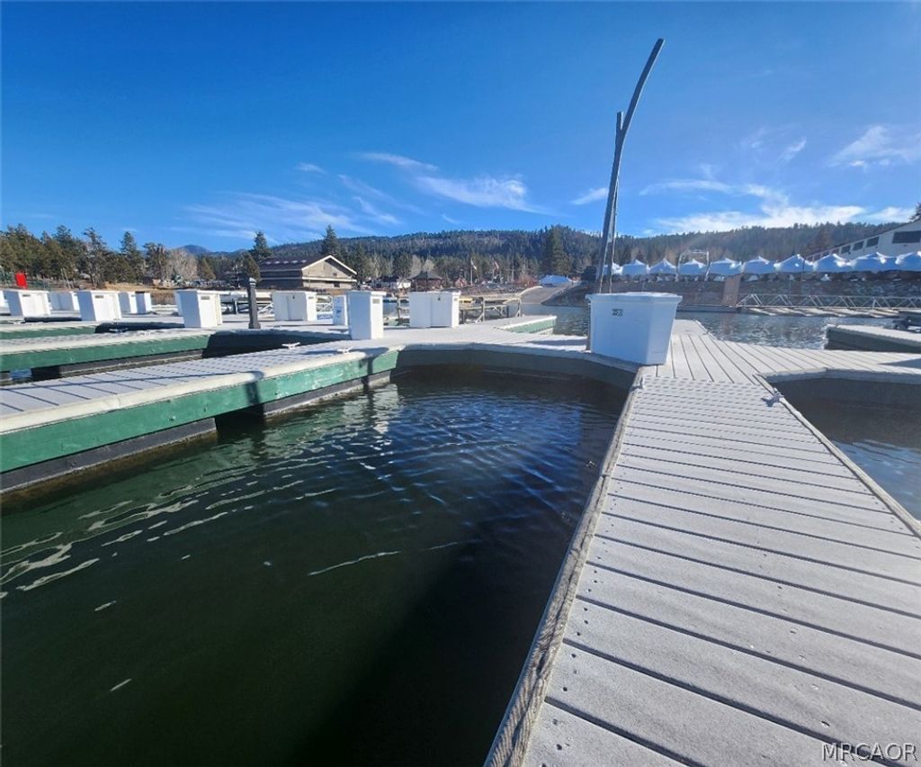 Photo of 400 Pine Knot Boulevard #F-20, Big Bear Lake, CA 92315 (MLS # 32600517)