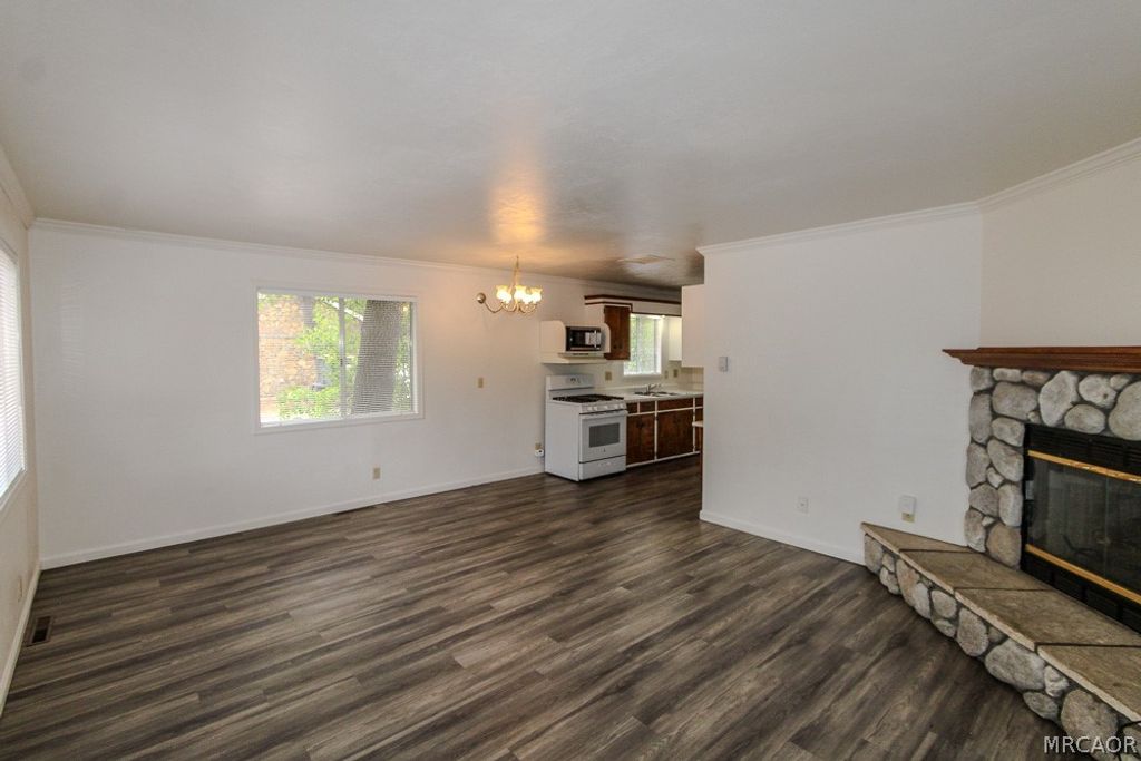 Photo of 518 Orange Avenue, Sugarloaf, CA 92386 (MLS # 32601653)