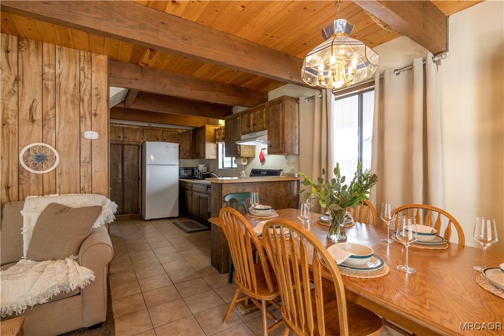 Photo of 42628 La Cerena Avenue, Big Bear Lake, CA 92315 (MLS # 32502402)