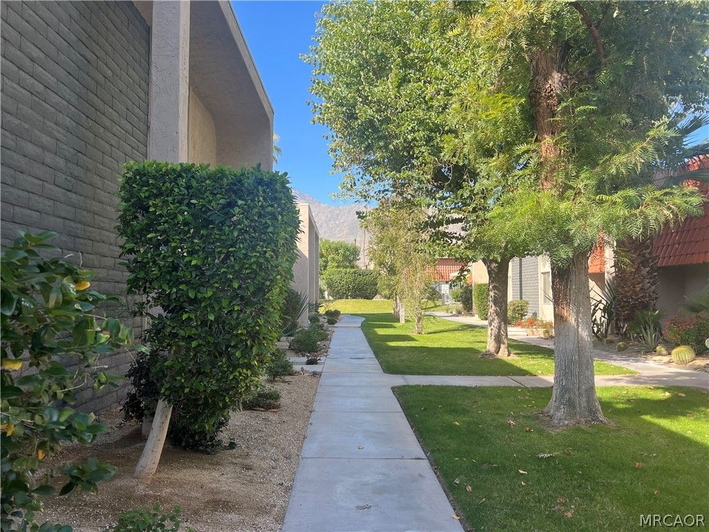 Photo of 232 E Via Escuela #C, Palm Springs, CA 92262 (MLS # 32600372)