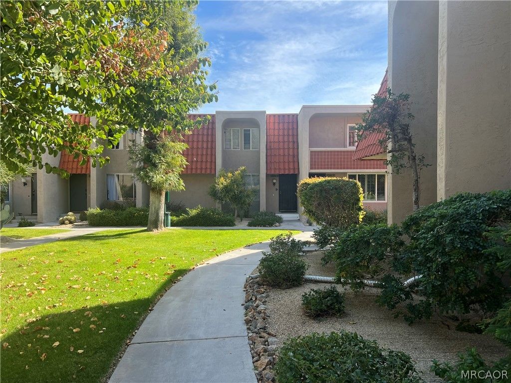Photo of 232 E Via Escuela #C, Palm Springs, CA 92262 (MLS # 32600372)