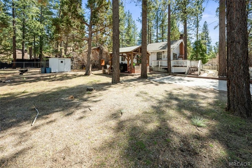 Photo of 937 W Mountain Lane, Big Bear City, CA 92314 (MLS # 32600432)