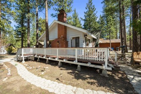 Photo of 937 W Mountain Lane, Big Bear City, CA 92314 (MLS # 32600432)