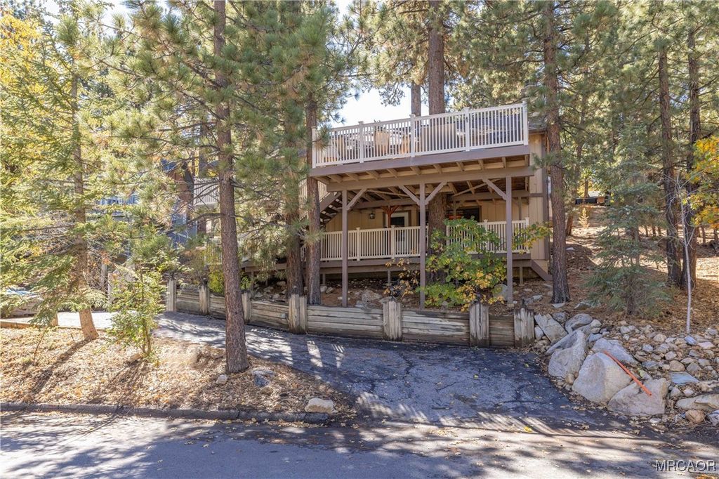Photo of 1411 Klamath Road, Big Bear City, CA 92314 (MLS # 32502502)
