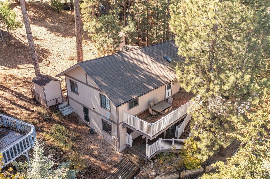 Photo of 1411 Klamath Road, Big Bear City, CA 92314 (MLS # 32502502)
