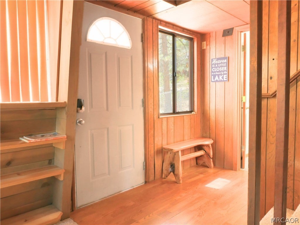 Photo of 572 Cienega Road, Big Bear Lake, CA 92315 (MLS # 32600653)