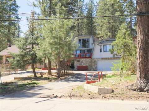 Photo of 572 Cienega Road, Big Bear Lake, CA 92315 (MLS # 32600653)