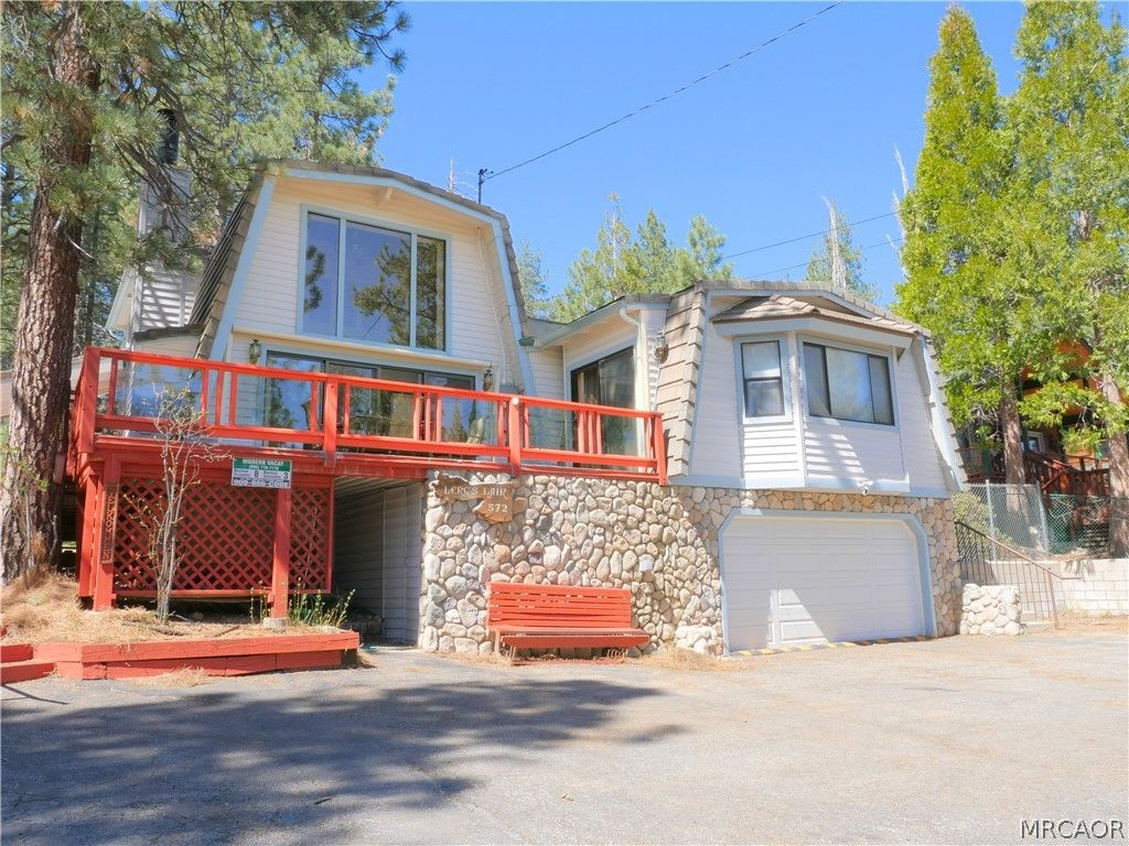 Photo of 572 Cienega Road, Big Bear Lake, CA 92315 (MLS # 32600653)