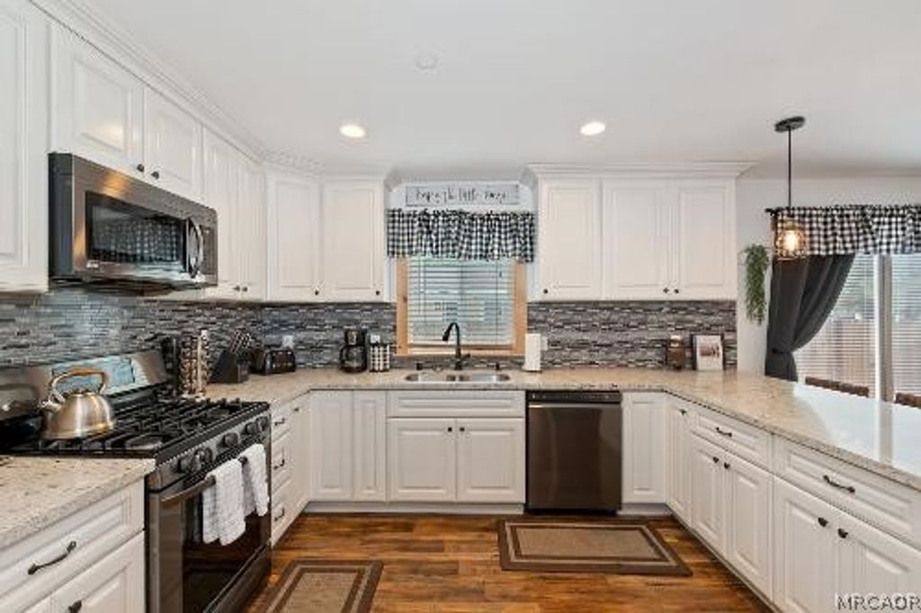 Photo of 764 W Aeroplane Boulevard, Big Bear City, CA 92314 (MLS # 32600744)