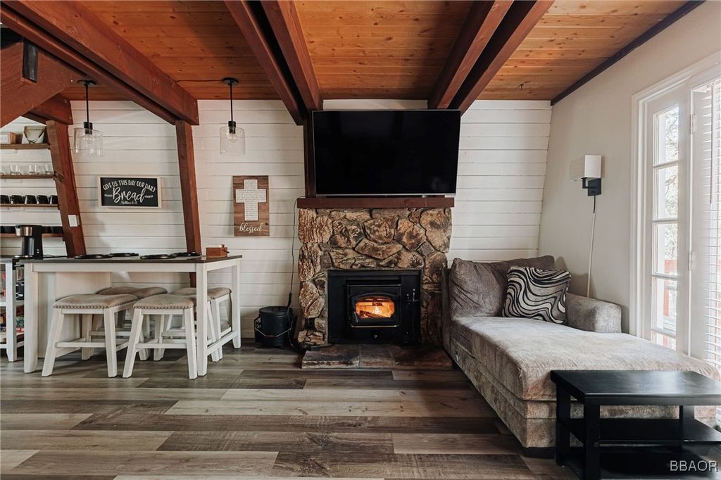 Photo of 396 Kern Avenue, Sugarloaf, CA 92386 (MLS # 32500341)