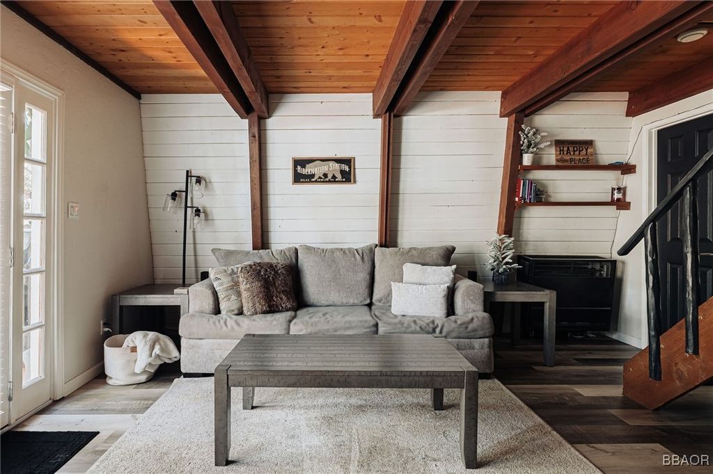 Photo of 396 Kern Avenue, Sugarloaf, CA 92386 (MLS # 32500341)