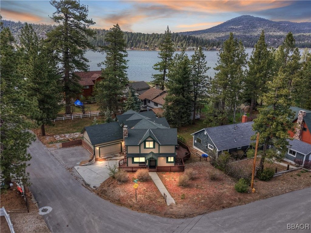 Photo of 152 Lake Drive, Big Bear Lake, CA 92315 (MLS # 32501126)