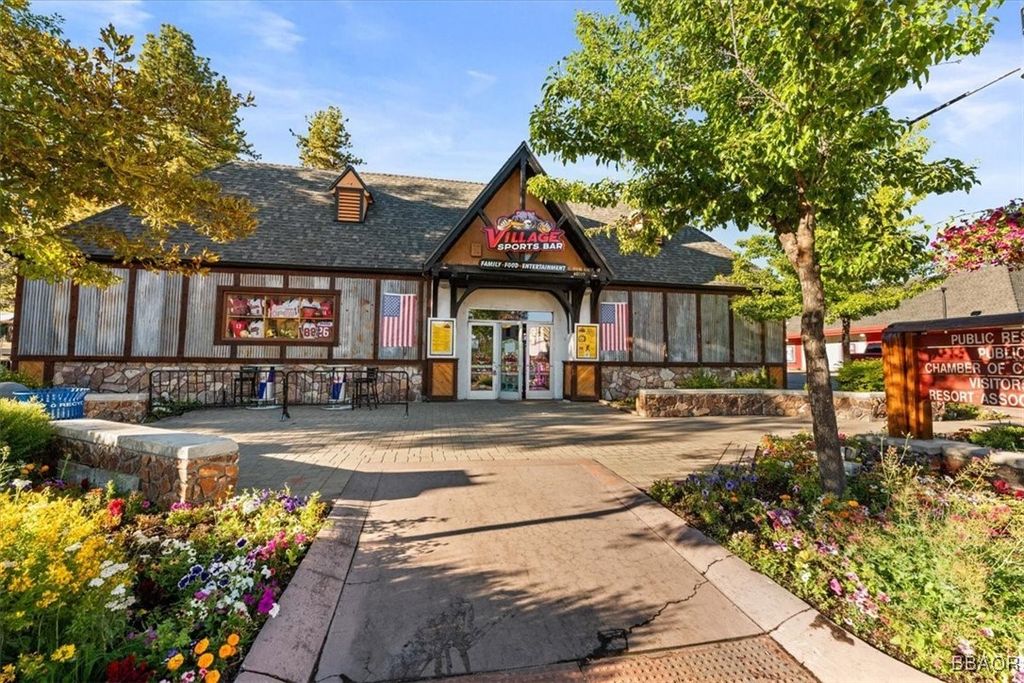 Photo of 40789 Village Drive, Big Bear Lake, CA 92315 (MLS # 32501839)