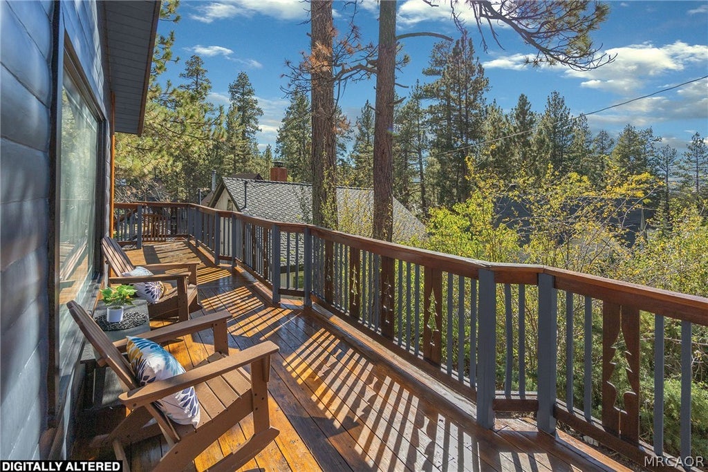 Photo of 40189 Mahanoy Lane, Big Bear Lake, CA 92315 (MLS # 32602308)