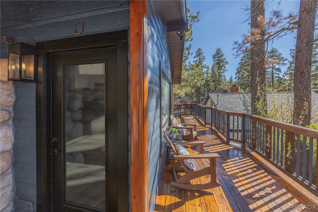 Photo of 40189 Mahanoy Lane, Big Bear Lake, CA 92315 (MLS # 32602308)