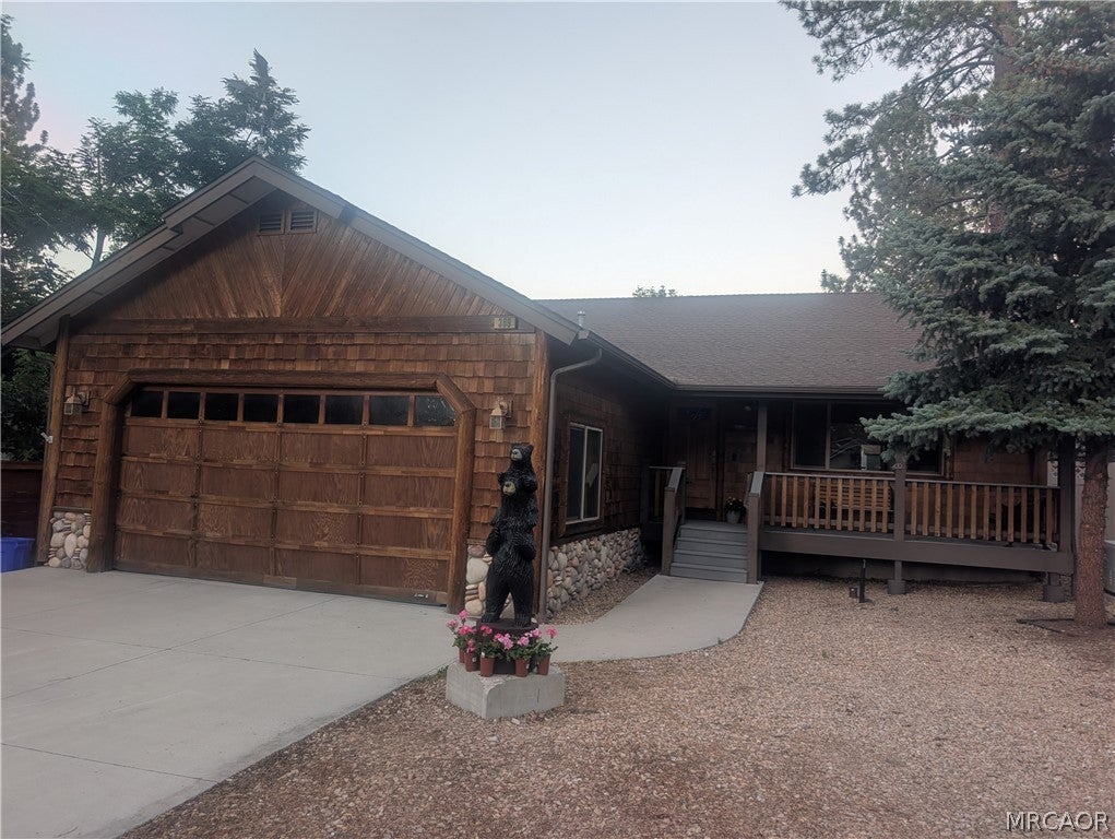 Photo of 369 S Eureka Drive, Big Bear Lake, CA 92315 (MLS # 32601595)