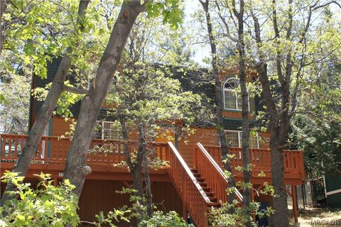 Photo of 223 Vista Avenue, Sugarloaf, CA 92386 (MLS # 32601276)