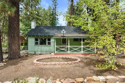Photo of 41480 Comstock Lane, Big Bear Lake, CA 92315 (MLS # 32502212)