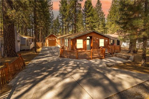 Photo of 41596 Mcwhinney Lane, Big Bear Lake, CA 92315 (MLS # 32600993)
