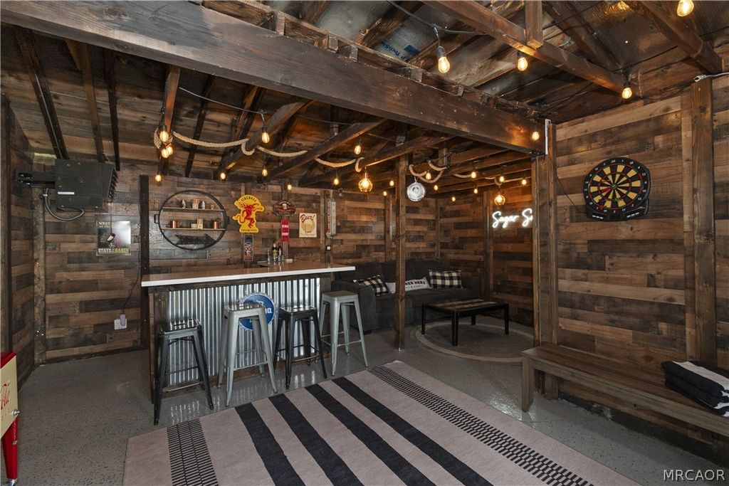 Photo of 44634 Barton Lane, Sugarloaf, CA 92386 (MLS # 32600272)