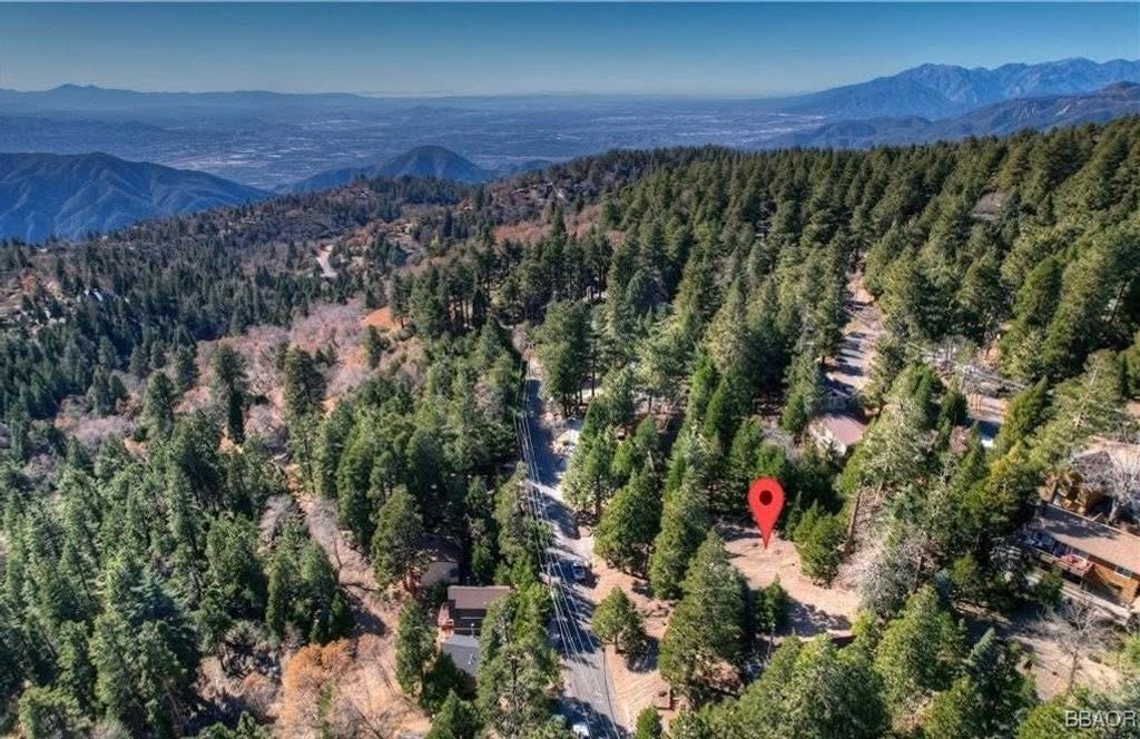 Photo of 2402 Spring Oak Drive, Running Springs, CA 92382 (MLS # 32501956)