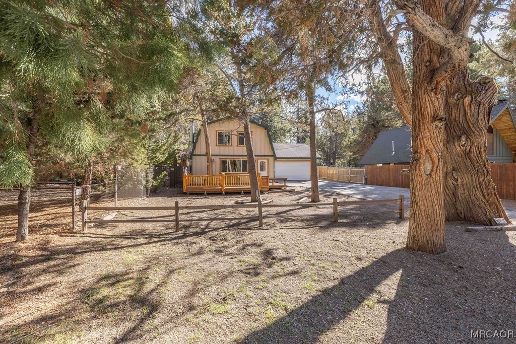 Photo of 43307 Sheephorn Road, Big Bear Lake, CA 92315 (MLS # 32600139)